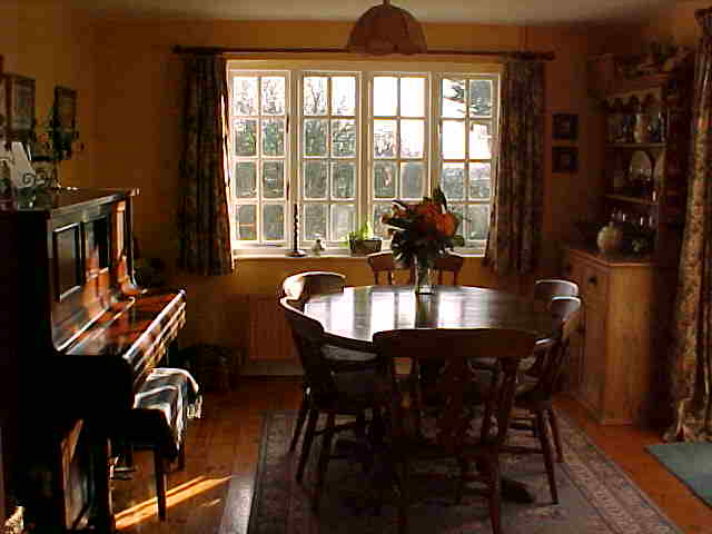 The Dining Room - Accommodation in Tiverton